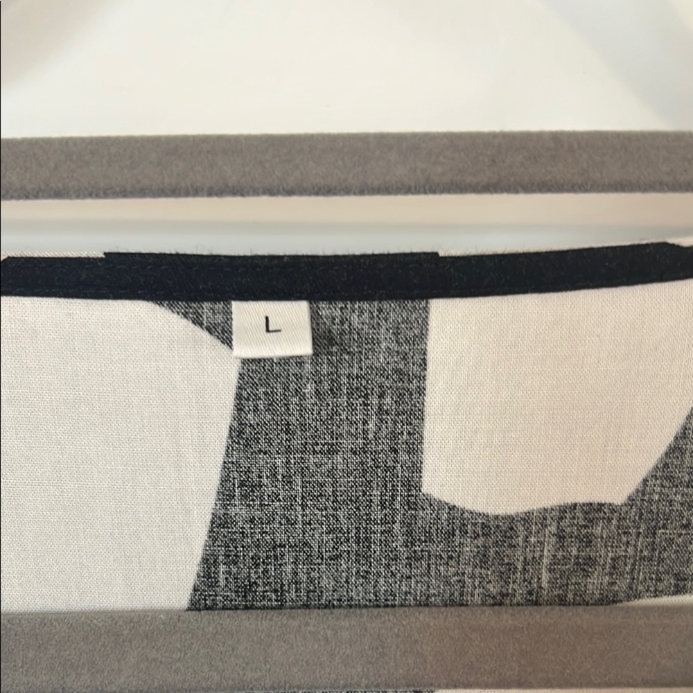 Casual Black and White Maxi Sundress with Crew Neck - Picture 3 of 5